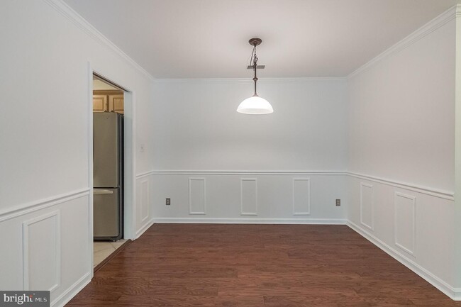 Building Photo - 2811 Lee Oaks Ct