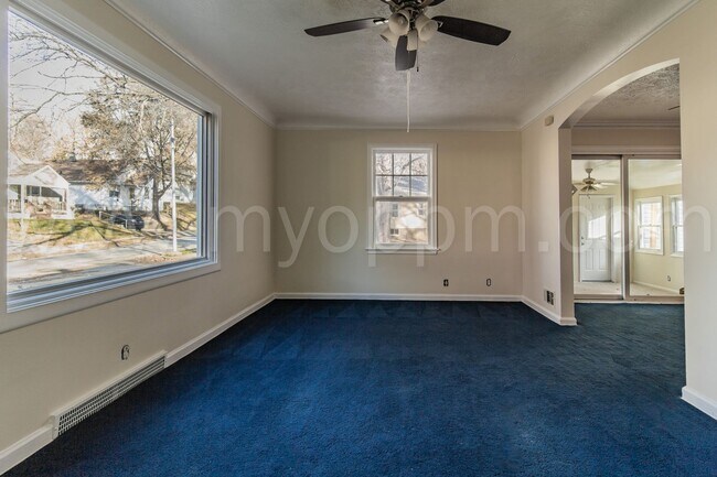 Foto del edificio - Spacious 3 Bedroom / 2 Bathroom Home | Fon...