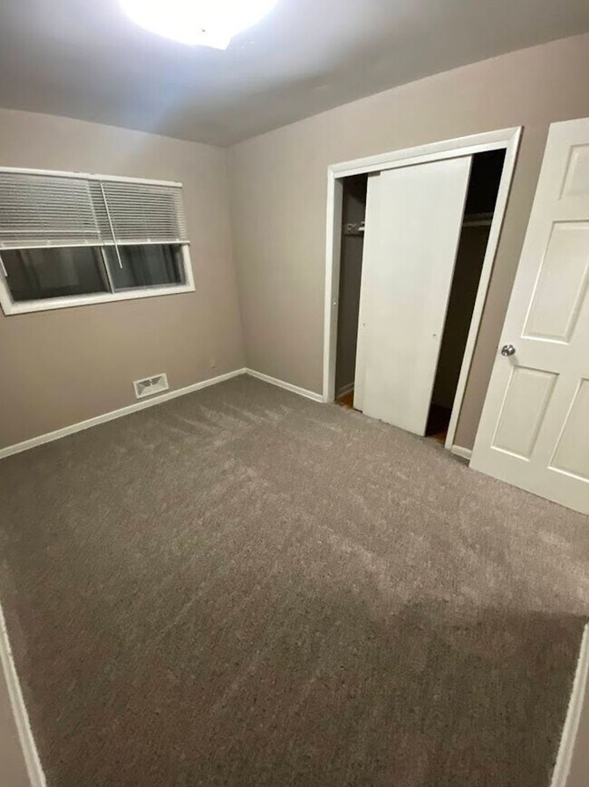 Foto del edificio - 4131-4133 W Kiley Ave. (Duplex)