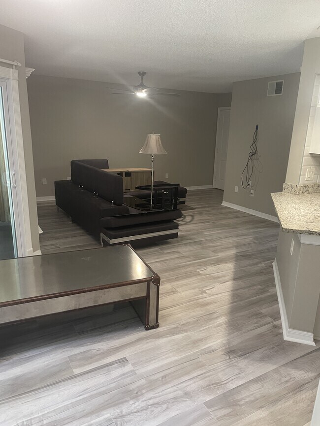 Foto del edificio - 4671 Pembrook Pl