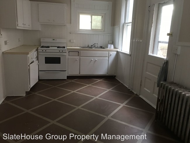 Building Photo - 4 br, 1 bath House - 550 Lafayette St