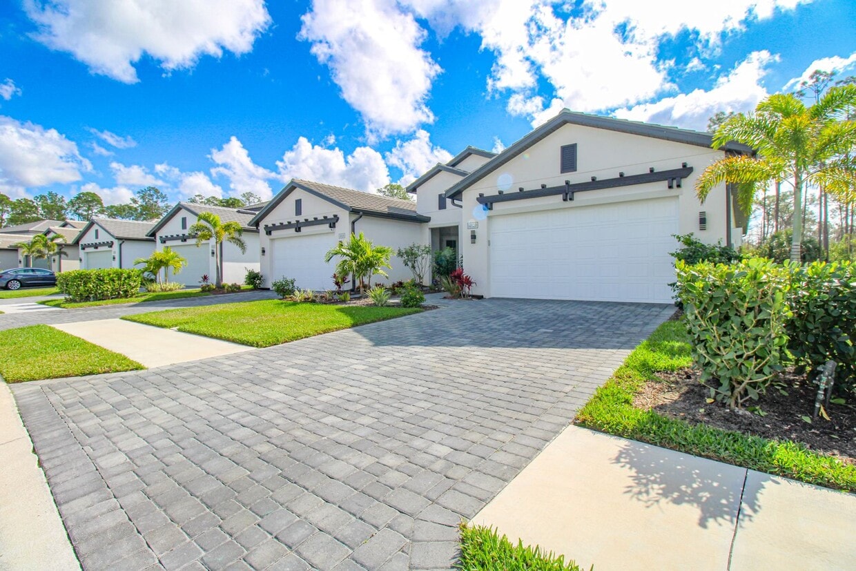 Primary Photo - ***ANNUAL FURNISHED OR UNFURNISHED***AVAIL...