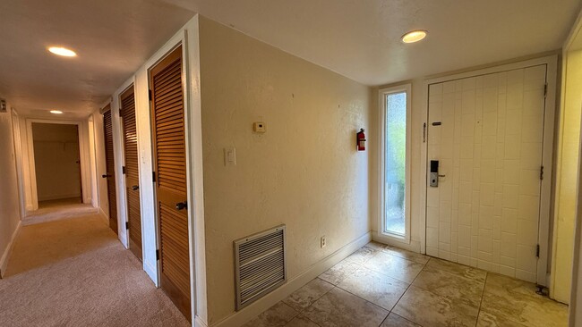 Foto del edificio - Move In Ready! Lovely 1 Bed 1 Bath Condo i...