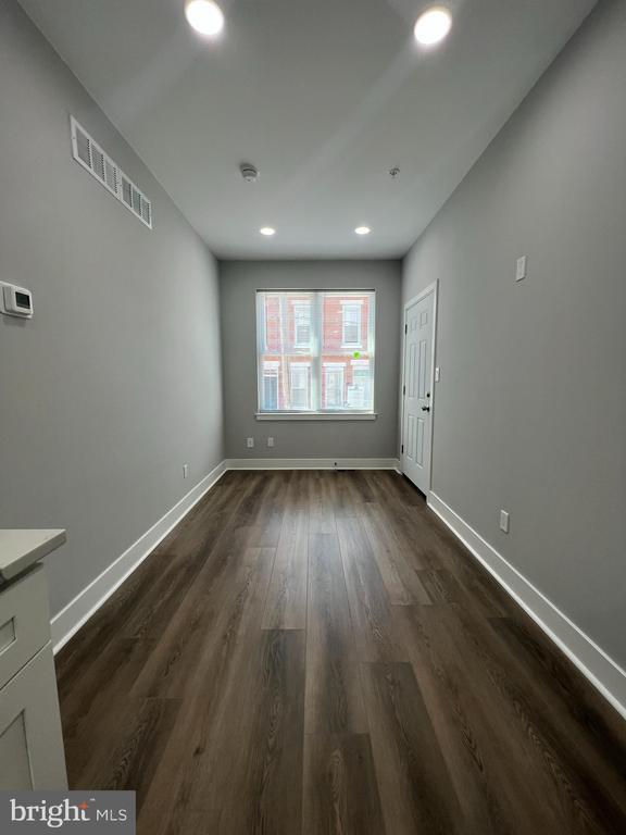 Building Photo - 2135 Fernon St