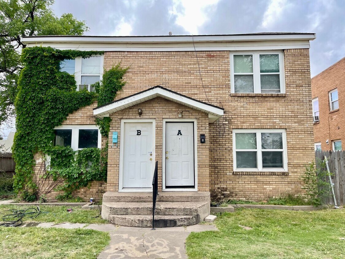 Primary Photo - 2220 S Taylor St