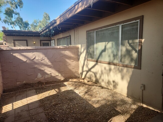 Foto del edificio - 2 Bed, 2 Bath Townhome