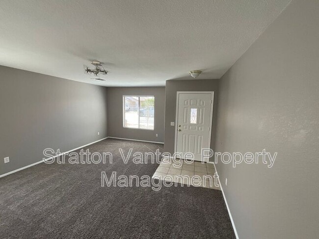 Building Photo - 9720 W Cordes Rd