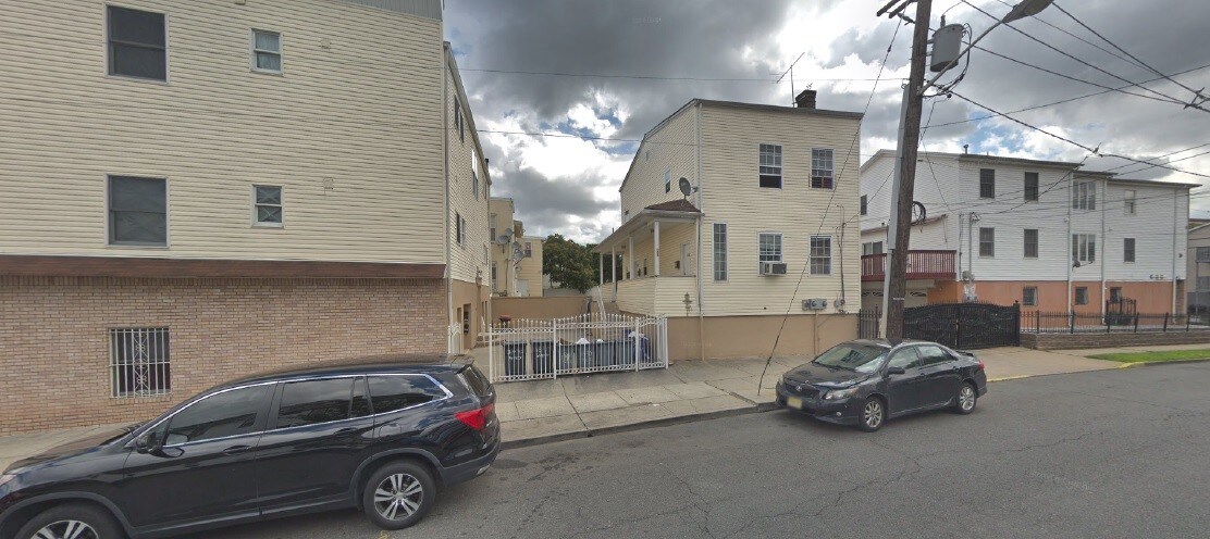 Primary Photo - 509 2nd Ave