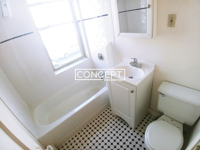 Building Photo - 15 Colborne Rd