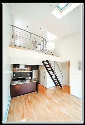 Primary Photo - 368 Manhattan Ave