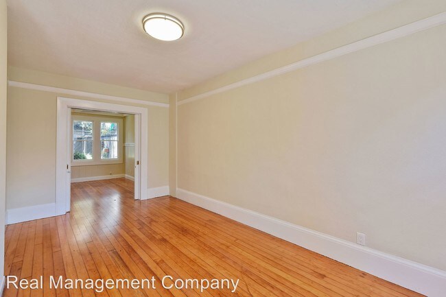 Building Photo - 1085 S Van Ness Ave