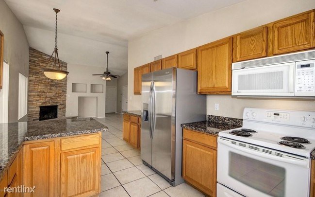 Building Photo - 3 br, 2 bath House - 6822 E Kings Ave