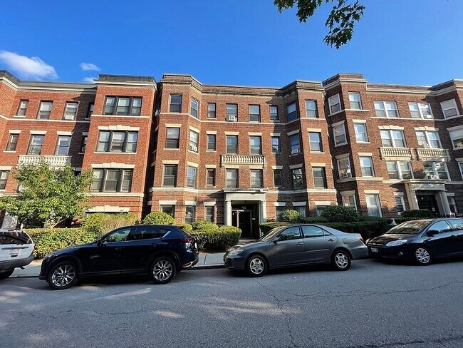Foto del edificio - 90 Brainerd Rd