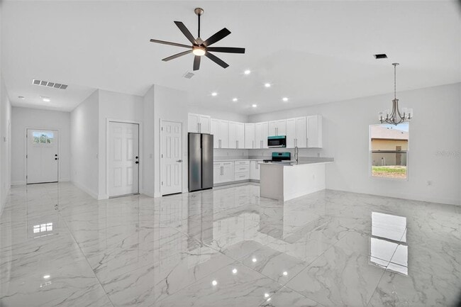 Building Photo - 89 Fairway Cir