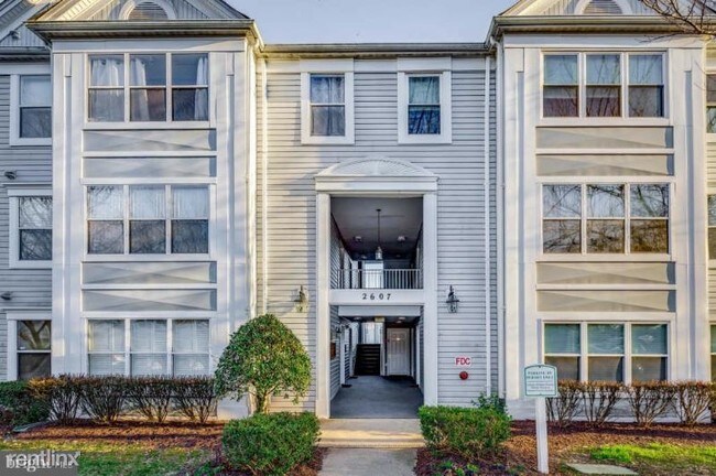 Building Photo - 3 br, 2 bath Condo - 2607 Camelback Lane