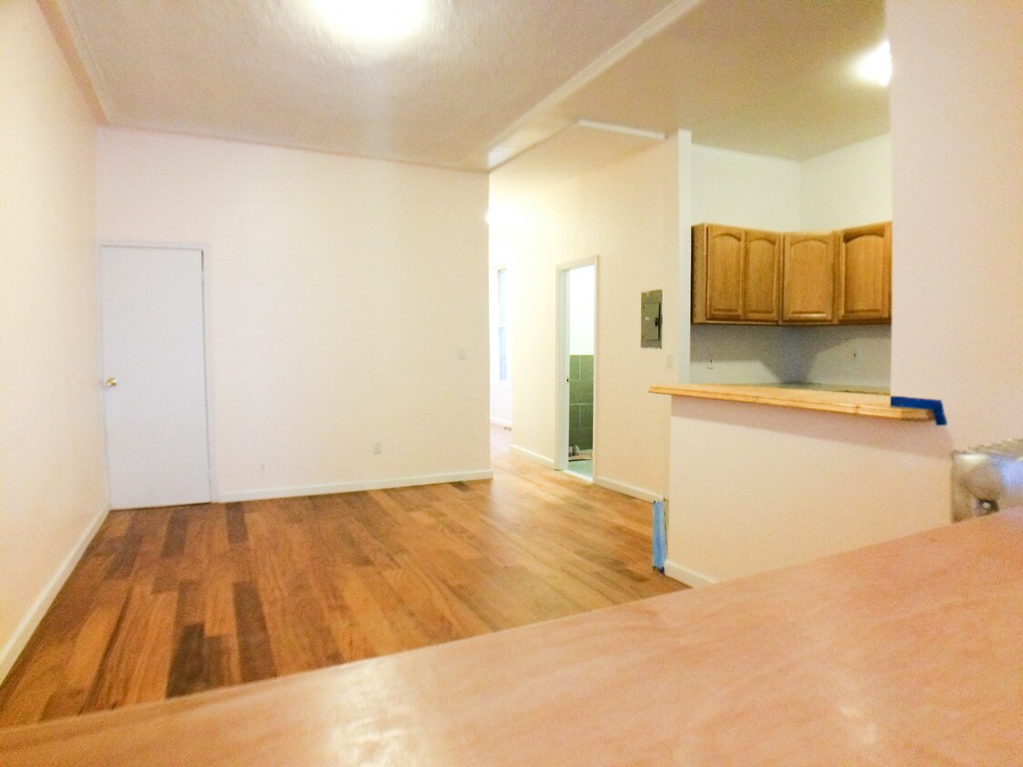 Foto principal - 94 Elliott Ave