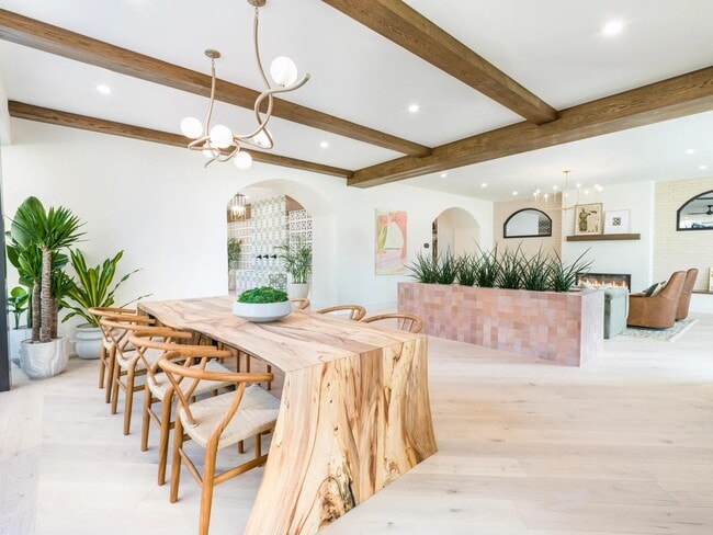 Warm and inviting clubhouse to welcome you home. - Modera Trailhead
