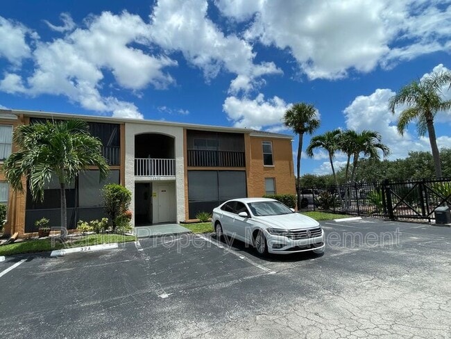 Building Photo - 12632 Kenwood Ln