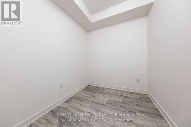 Building Photo - 121-121 Lower Sherbourne St