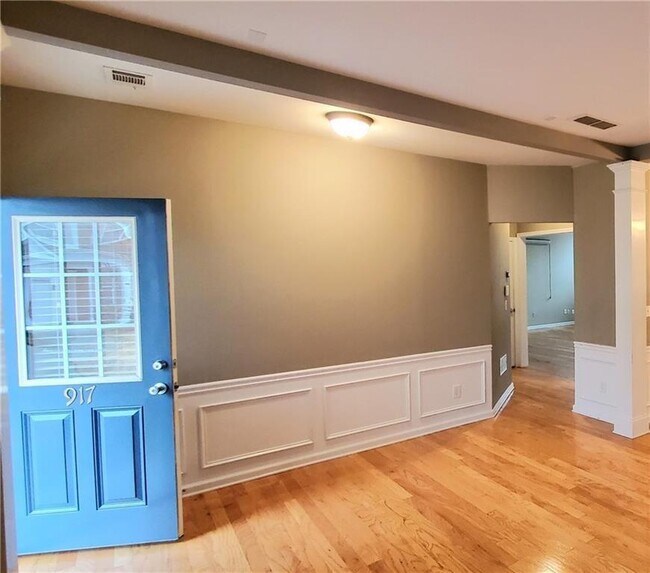 Building Photo - 917 Wendlebury Ct