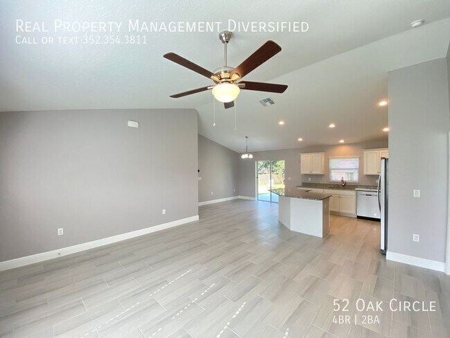 Foto del edificio - 52 Oak Cir