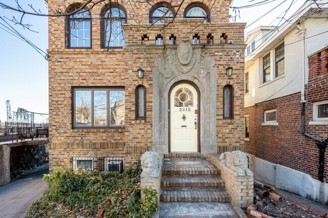 Building Photo - 3212 Cambridge Ave