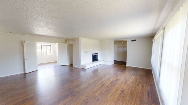 Foto del edificio - Spacious 4 bedroom 2.5  Bath Calimesa Home!