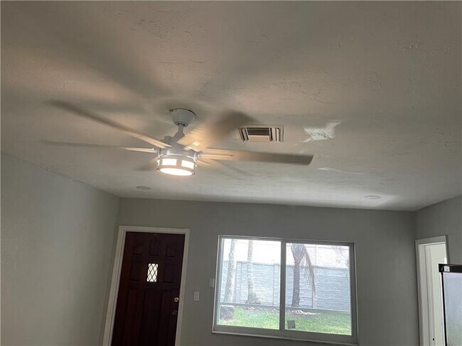Foto del edificio - 7902 NW 70th Ct