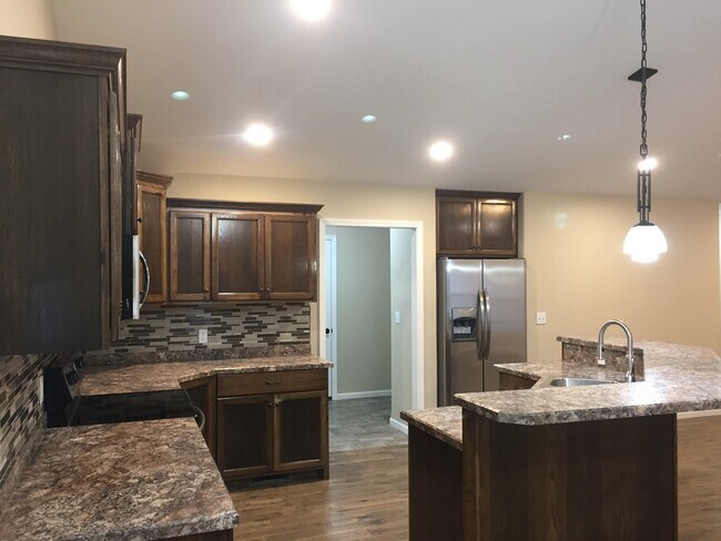 Foto del edificio - 4Bed/3Bath, House, Quiet Subdivision!