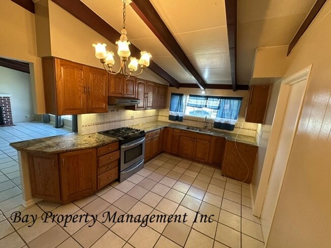 Foto del edificio - Lovely 3 bedroom 2 bath home with pets considered!
