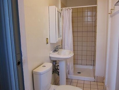 Baño - 1786 Golden Gate Ave