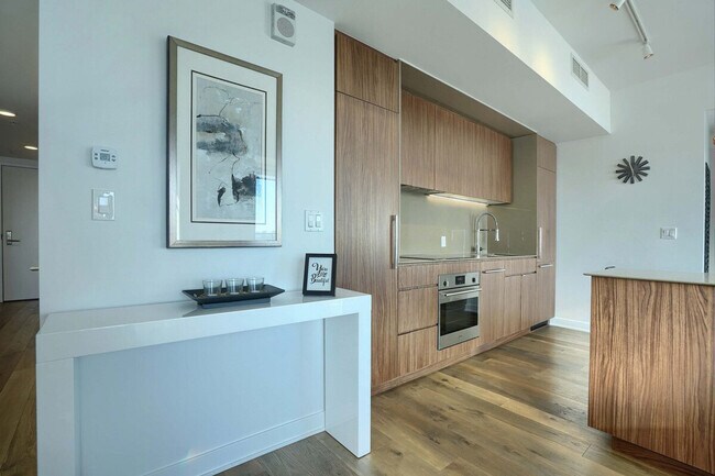 Photo du bâtiment - 1055 Rue de la Montagne