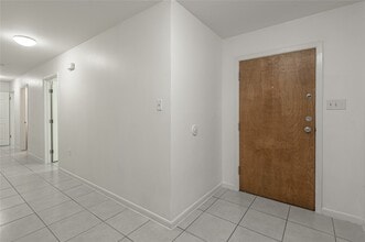 Building Photo - 604 Hayman St