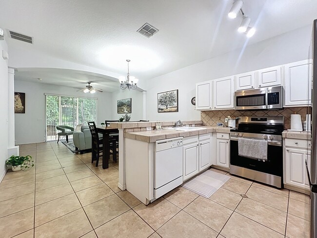 Photo - MONROE CIRCLE Townhome