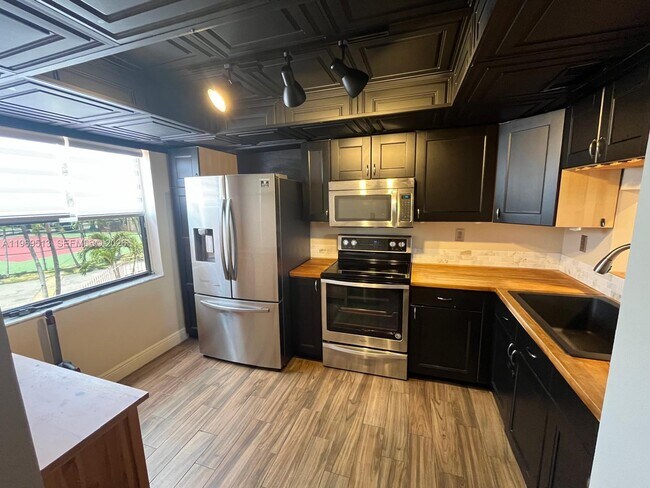 Foto del edificio - 271 W Park Dr