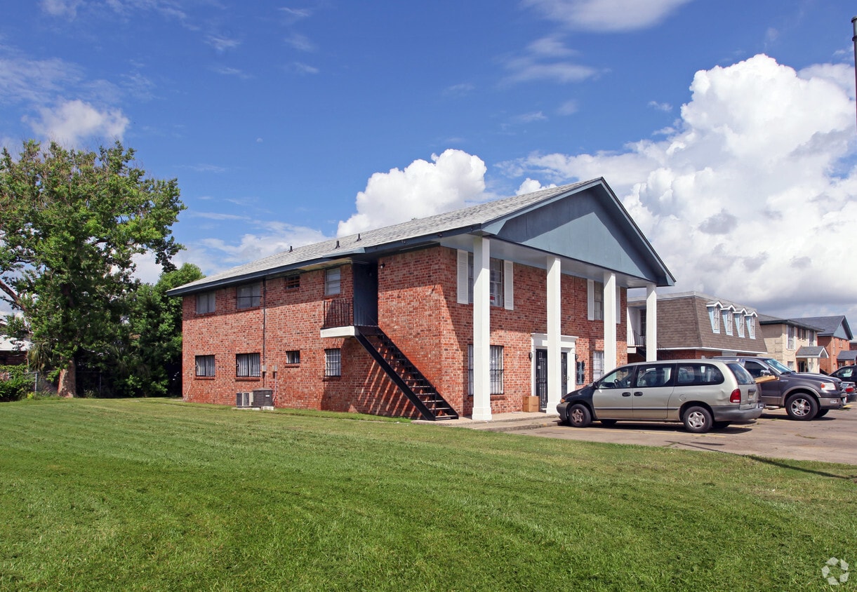 Primary Photo - 19 Ashton Cox Dr