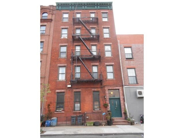 Primary Photo - 22 Rogers Ave