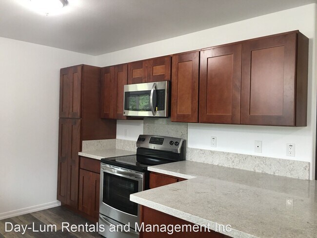 Foto del edificio - 3 br, 2 bath House - 15-1674 27th Avenue