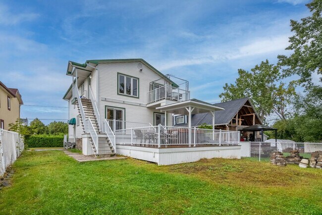 Building Photo - 306 Rue Riviera