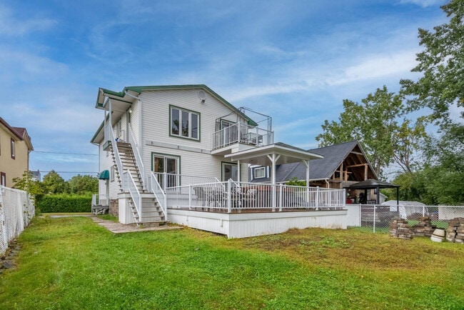 Photo du bâtiment - 306 Rue Riviera