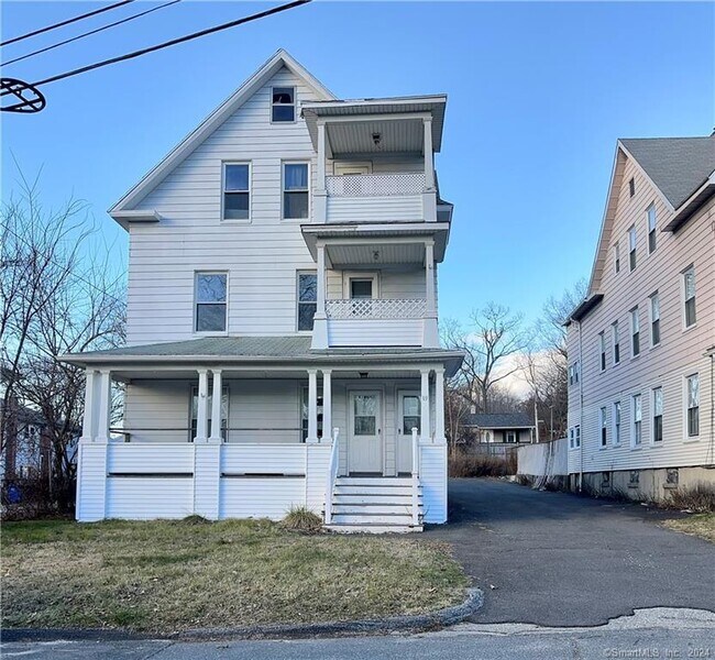 Building Photo - 17 Munson Ave