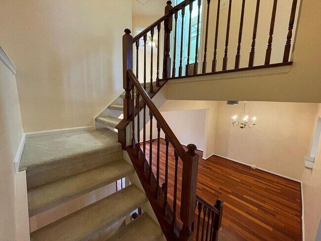 Building Photo - SINGLE FAMILY HOME.