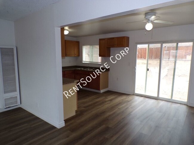Building Photo - 1820 Calico Dr