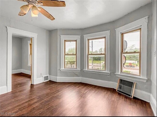 Foto del edificio - 3635 E 49th St