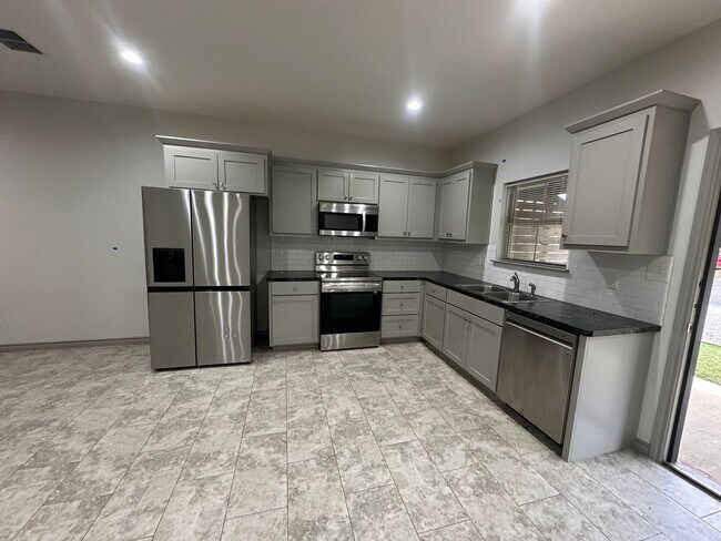 Foto del edificio - 13314 County Rd 285