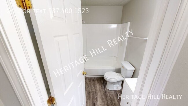 Building Photo - Updated Ranch 2 Bedroom, 1 Bath Apartment ...