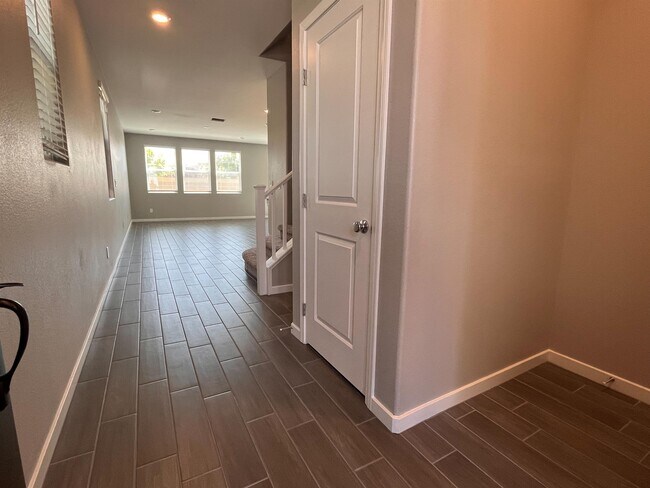 Building Photo - 8729 Whistling Sands Ave