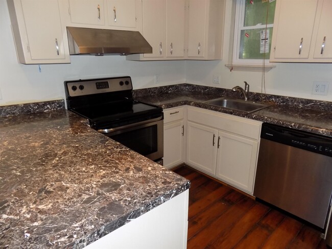 Foto del edificio - 1202 Cross Creek Way