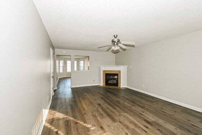 Foto del edificio - 9890 Vista Ridge Dr