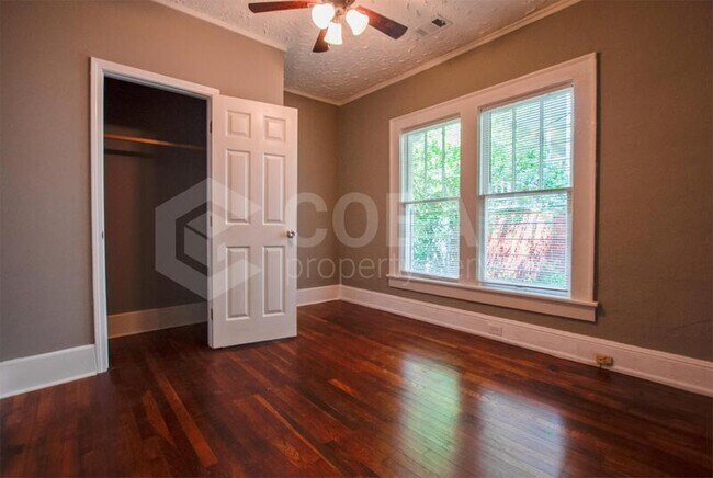 Foto del edificio - 929 Greenwood Ave NE